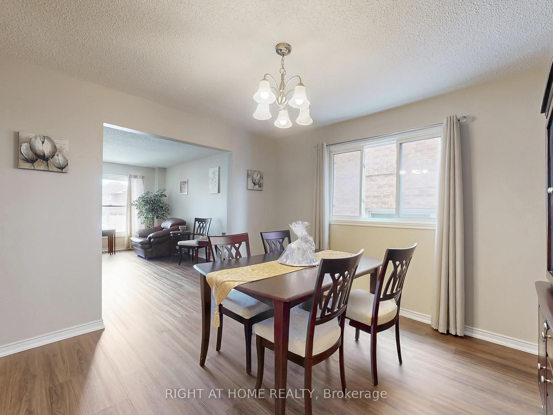 Photo 7 of 531 Steeple Hill, Pickering, Woodlands — HOMEH