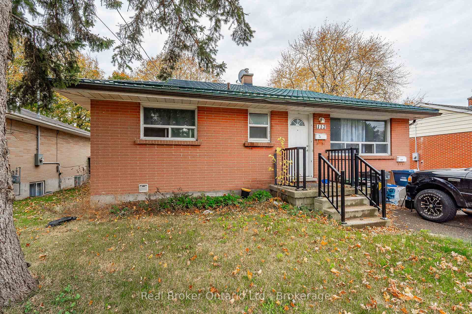 Photo of 112 Victoria Road N