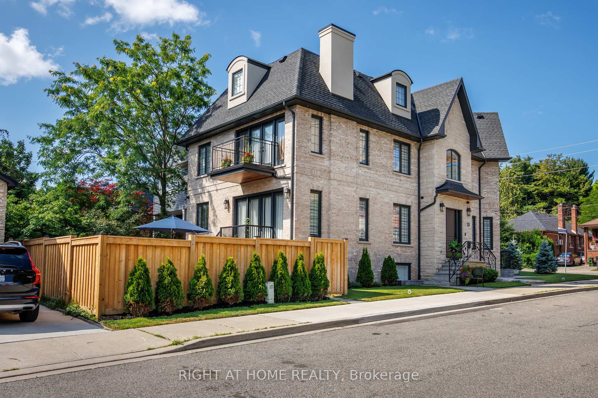 Photo 4 of 33 Thorndale Avenue, Etobicoke, Kingsway South — HOMEH