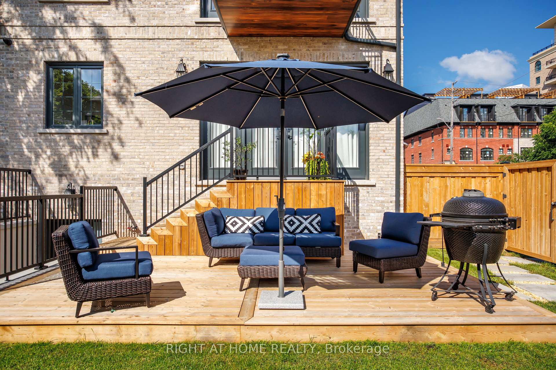 Photo 5 of 33 Thorndale Avenue, Etobicoke, Kingsway South — HOMEH