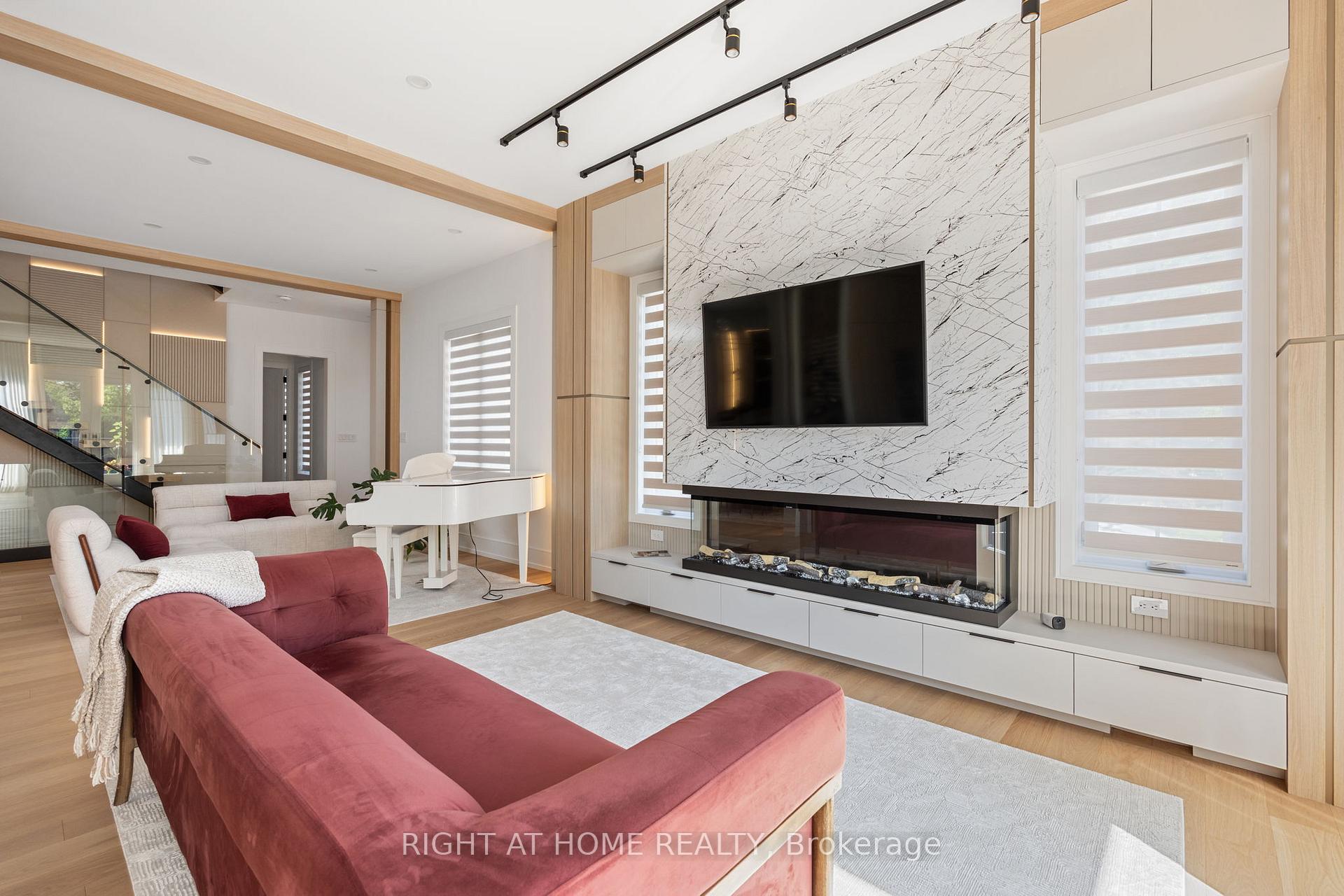 Photo 12 of 33 Thorndale Avenue, Etobicoke, Kingsway South — HOMEH