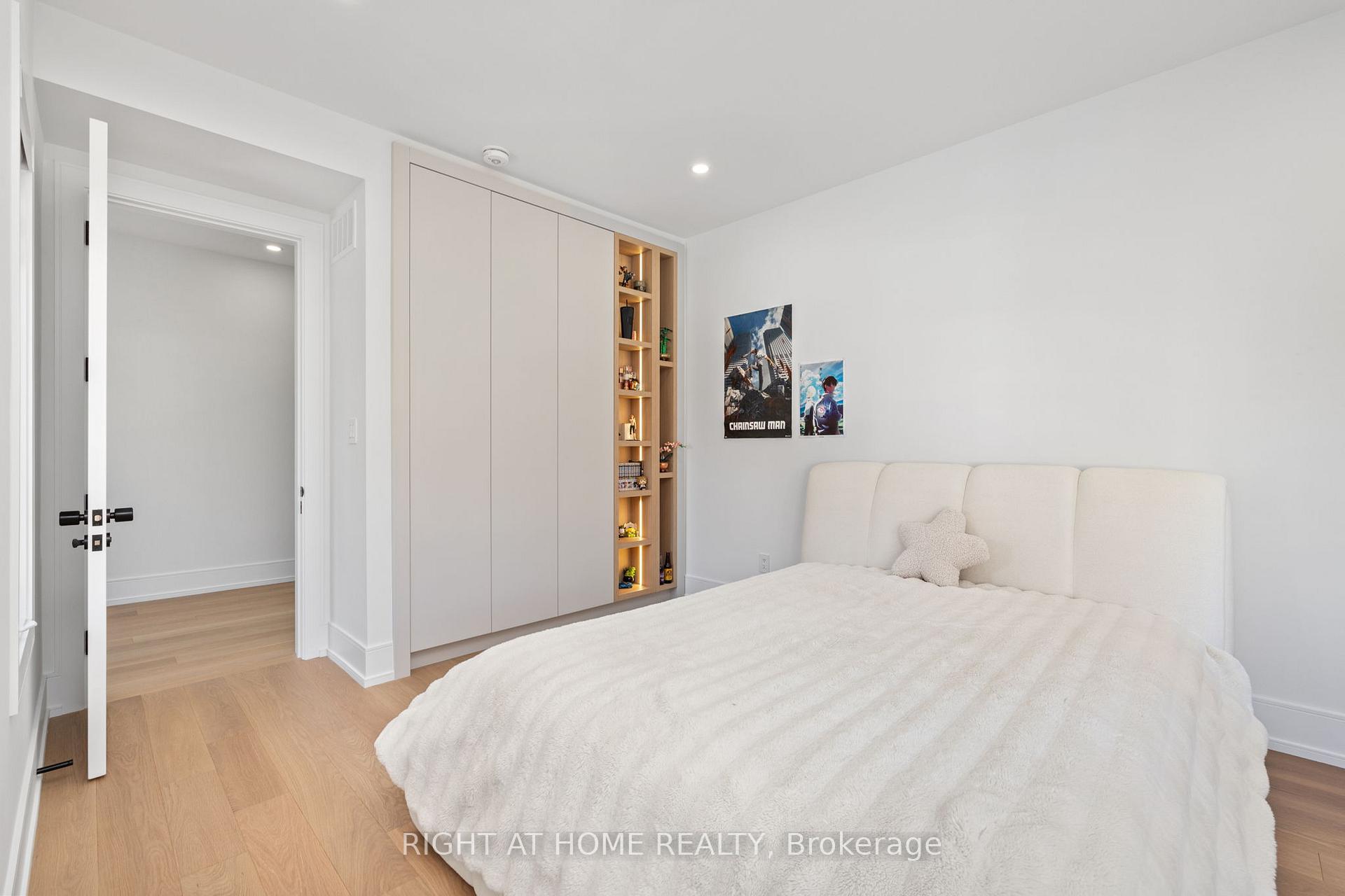 Photo 31 of 33 Thorndale Avenue, Etobicoke, Kingsway South — HOMEH