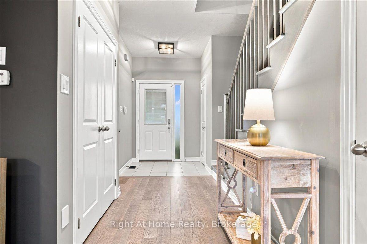 Photo 4 of 66 Foothills Lane, Hamilton, Stoney Creek — HOMEH