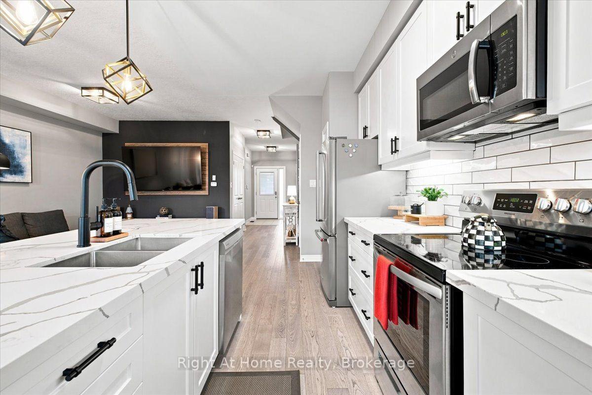 Photo 17 of 66 Foothills Lane, Hamilton, Stoney Creek — HOMEH