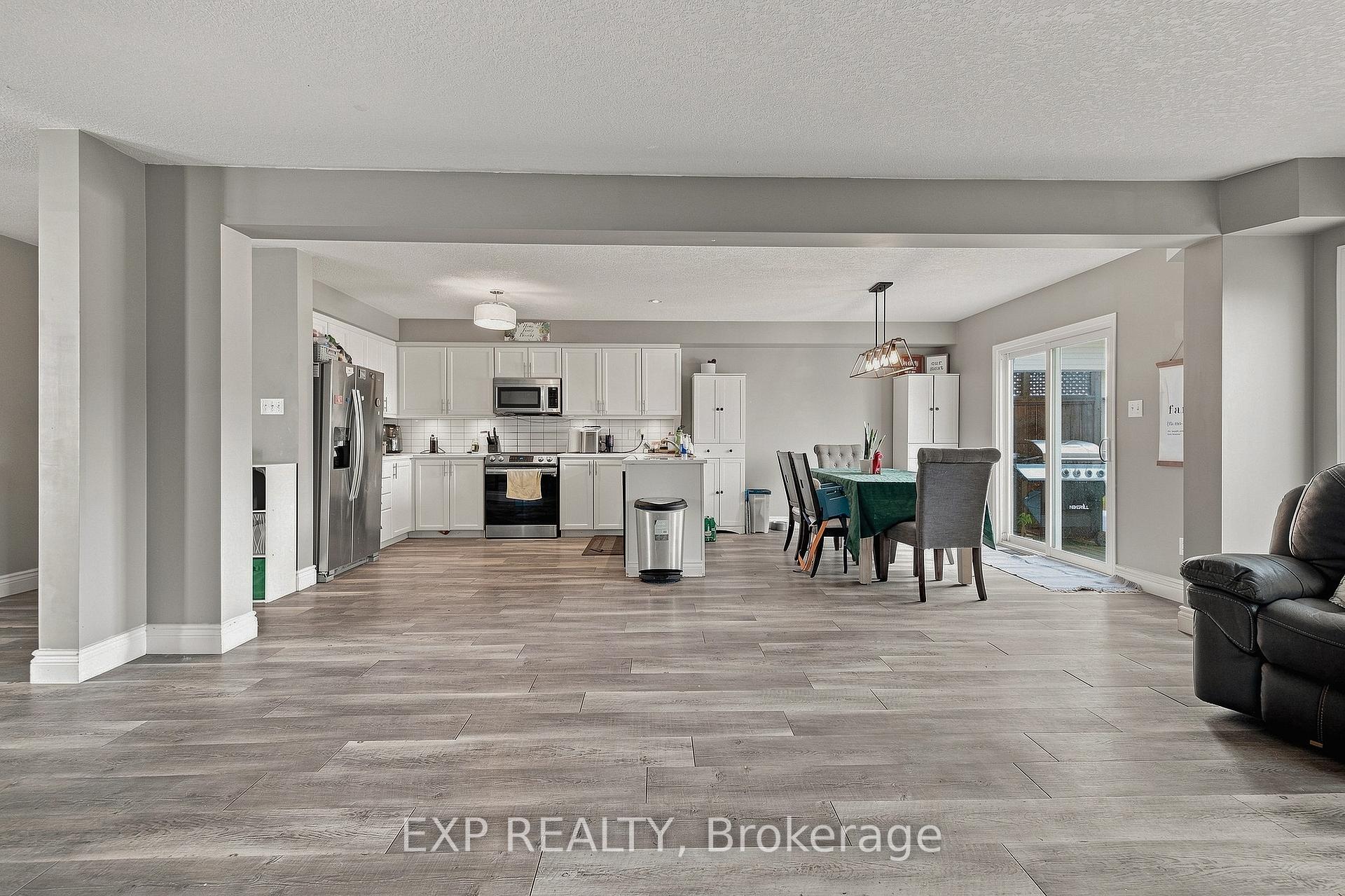 Photo 7 of 742 Rogers Road, North Perth, Listowel — HOMEH