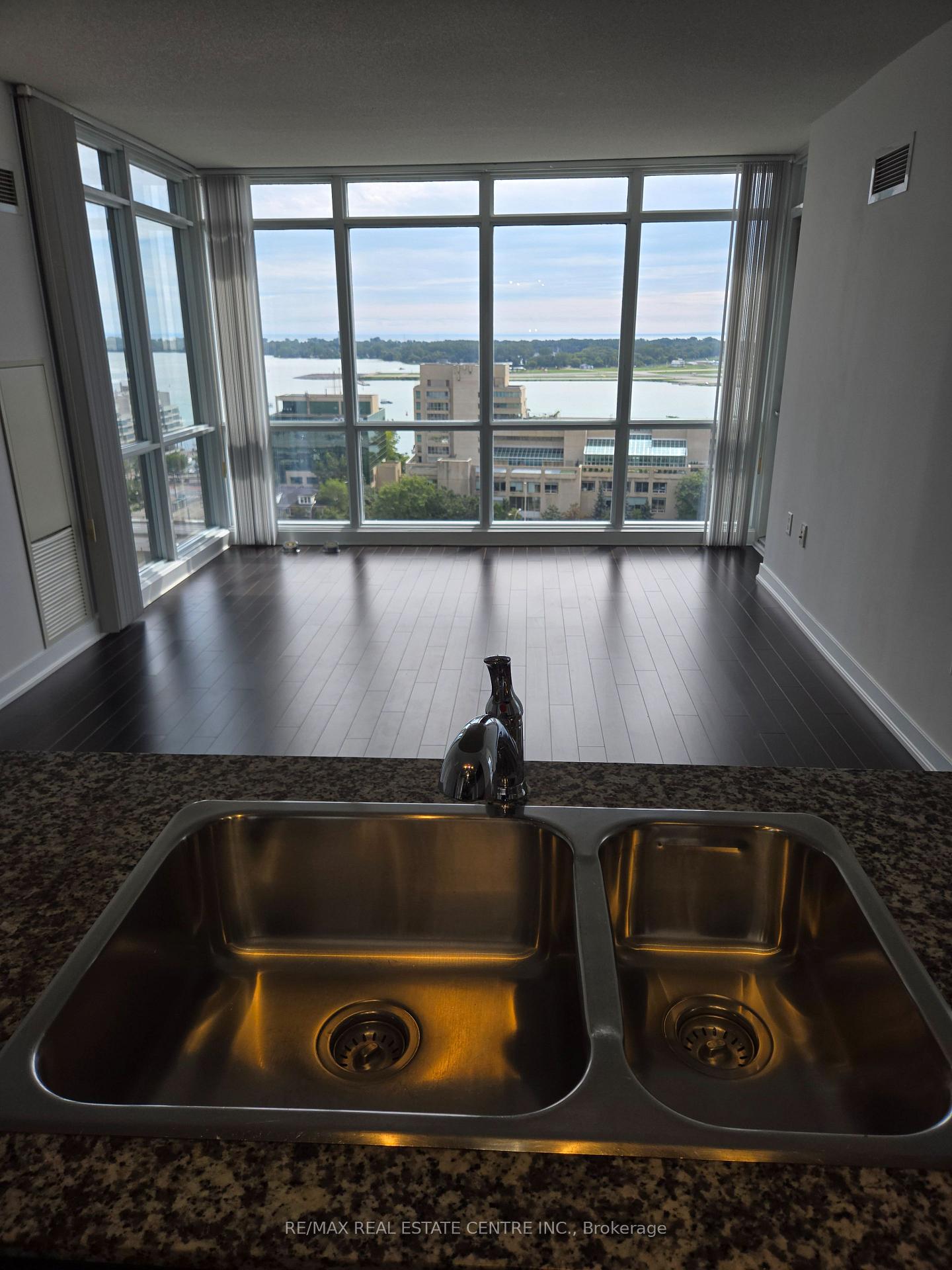 Photo 15 of 15 Fort York Boulevard, Toronto, Waterfront Communities — HOMEH
