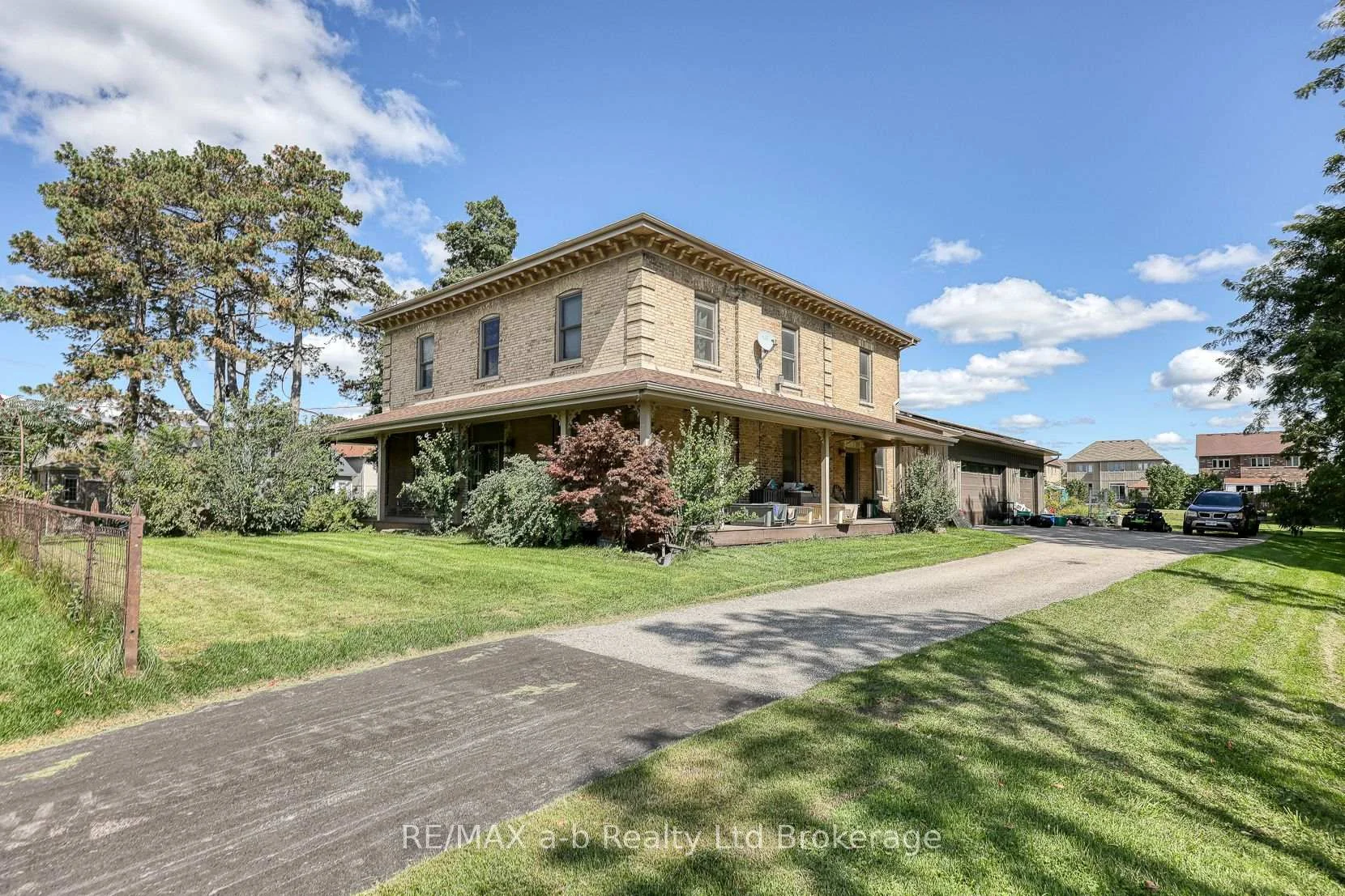 Photo of 241 Pittock Park Road