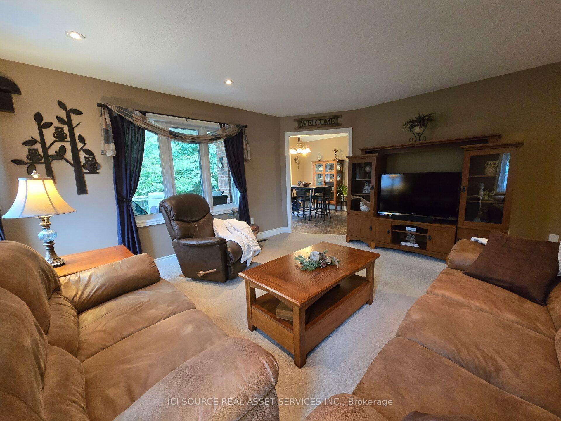 Photo 4 of 5 Fairfield Drive, Stratford — HOMEH