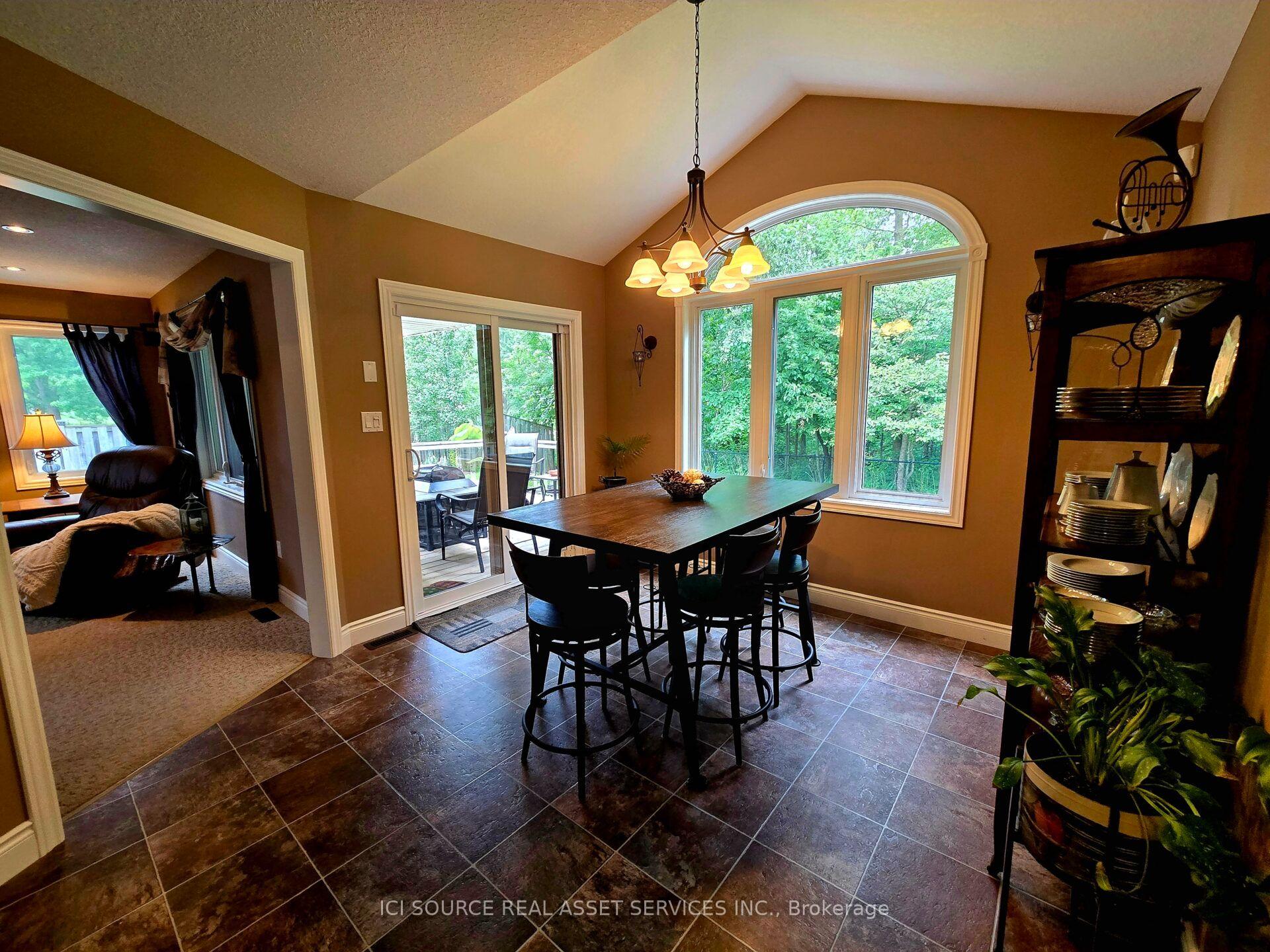 Photo 6 of 5 Fairfield Drive, Stratford — HOMEH