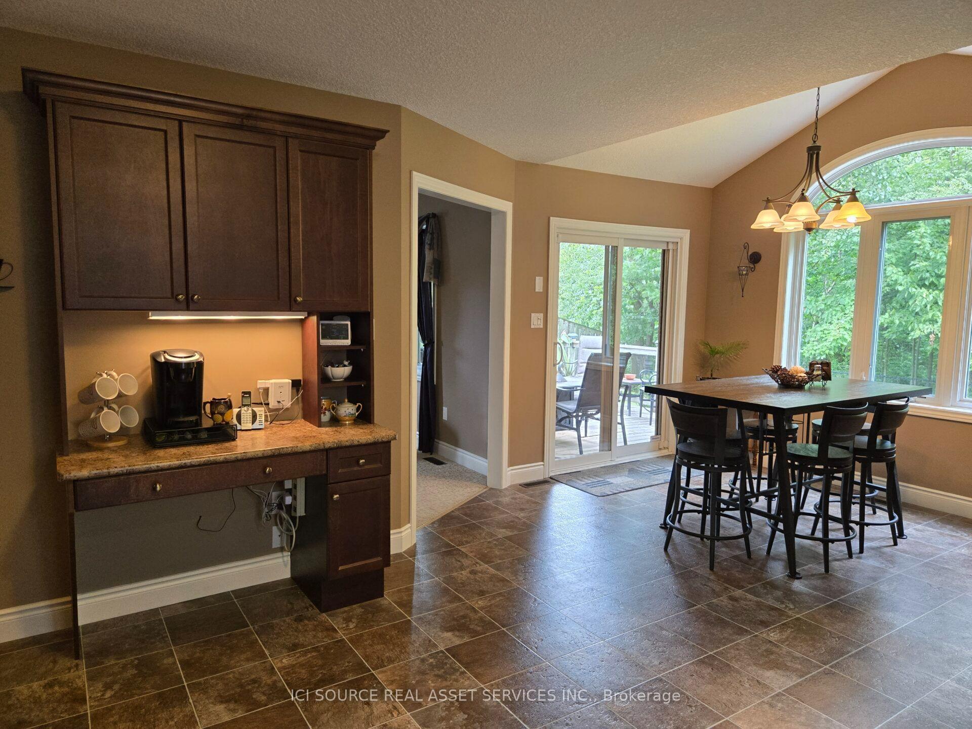 Photo 8 of 5 Fairfield Drive, Stratford — HOMEH