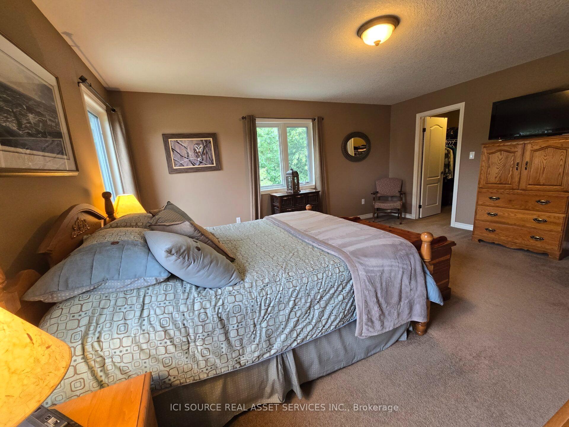 Photo 12 of 5 Fairfield Drive, Stratford — HOMEH