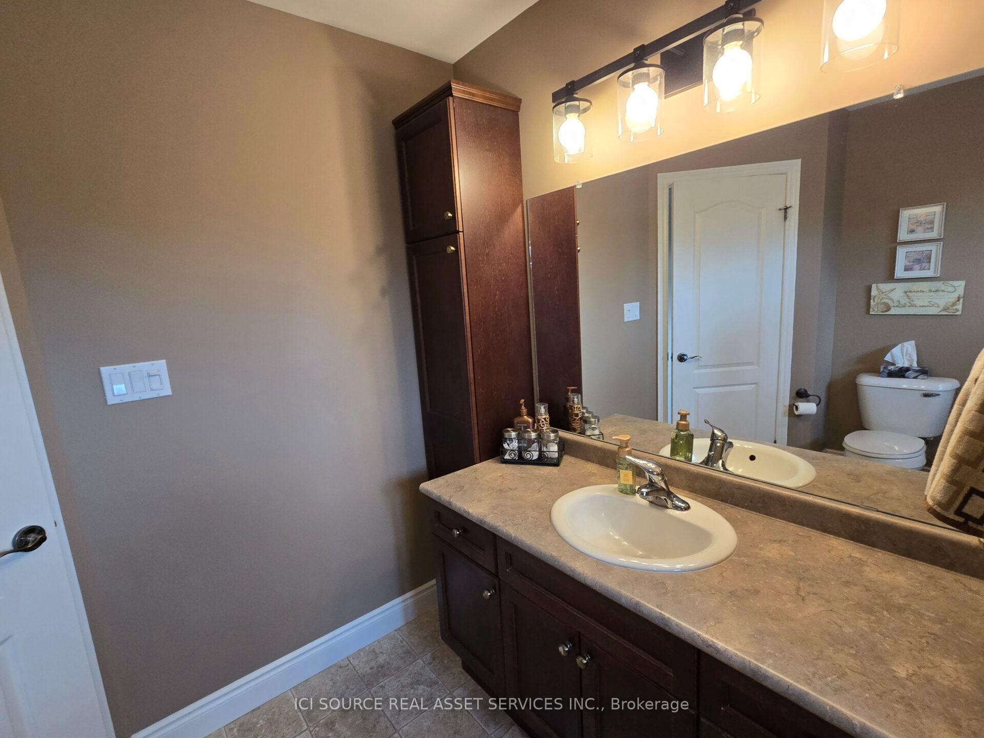 Photo 16 of 5 Fairfield Drive, Stratford — HOMEH