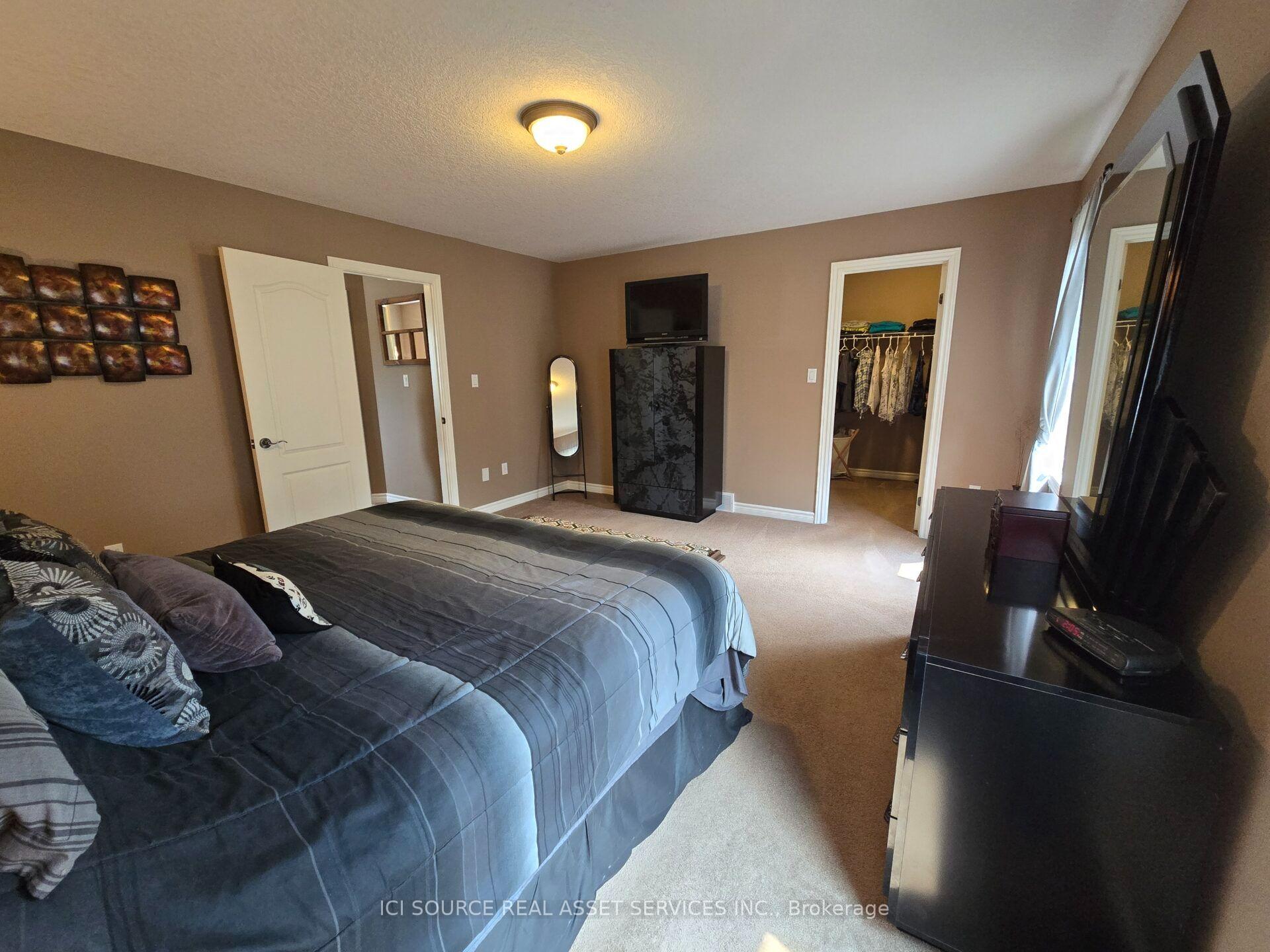Photo 17 of 5 Fairfield Drive, Stratford — HOMEH