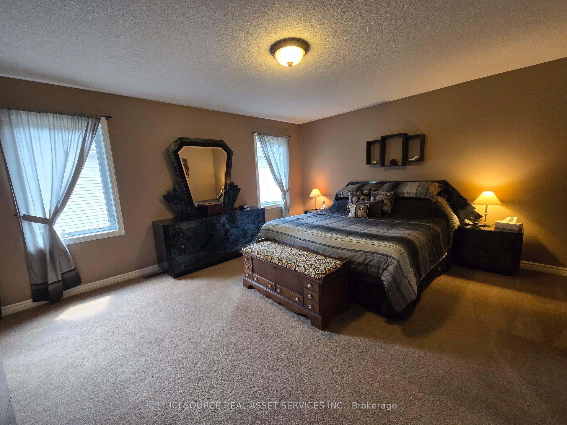 Photo 18 of 5 Fairfield Drive, Stratford — HOMEH