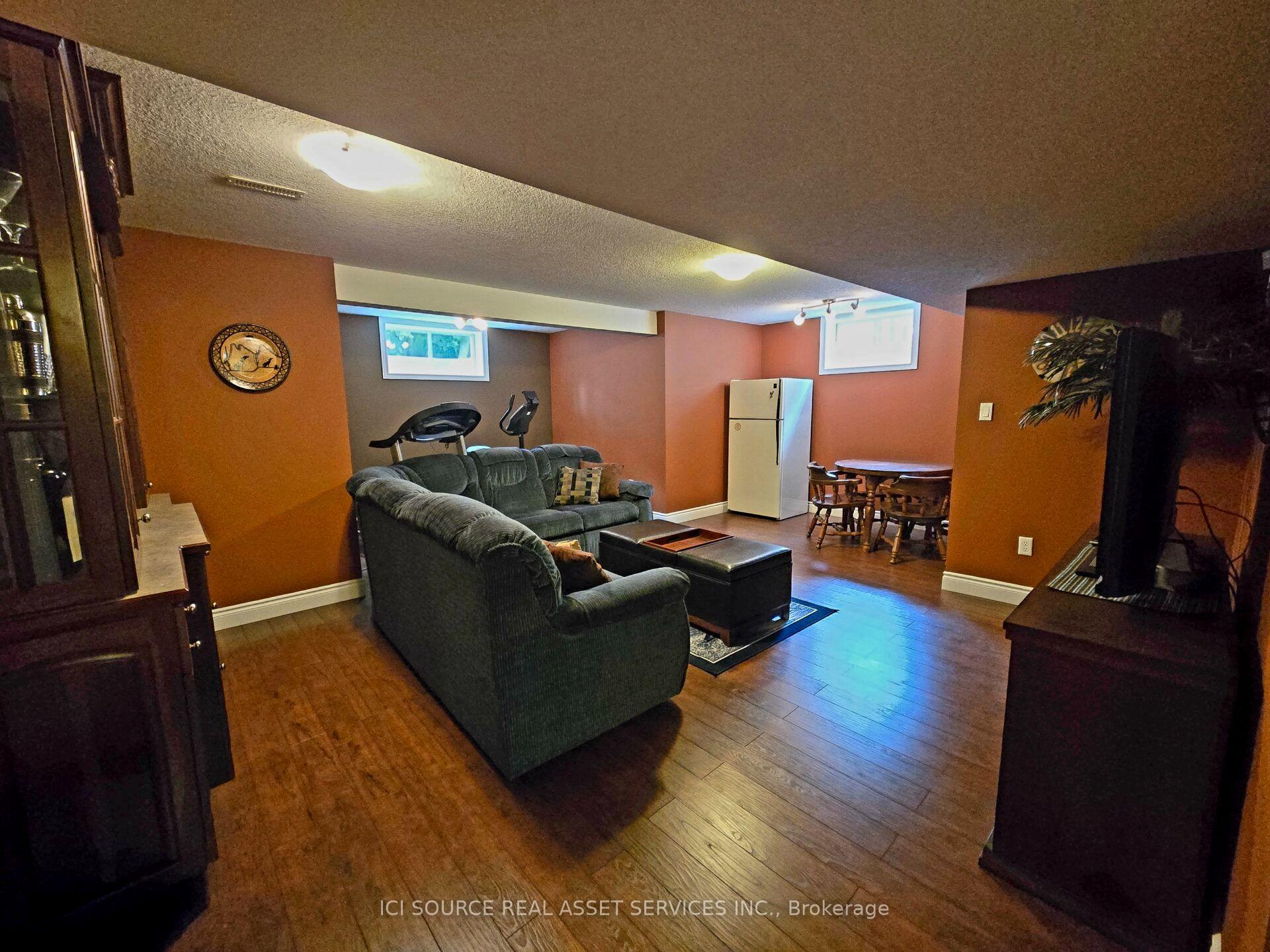 Photo 23 of 5 Fairfield Drive, Stratford — HOMEH
