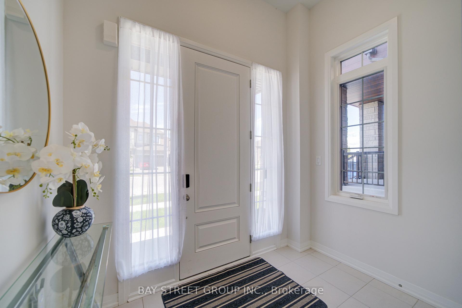 Photo 9 of 427 Coronation Road, Whitby, Rural Whitby — HOMEH