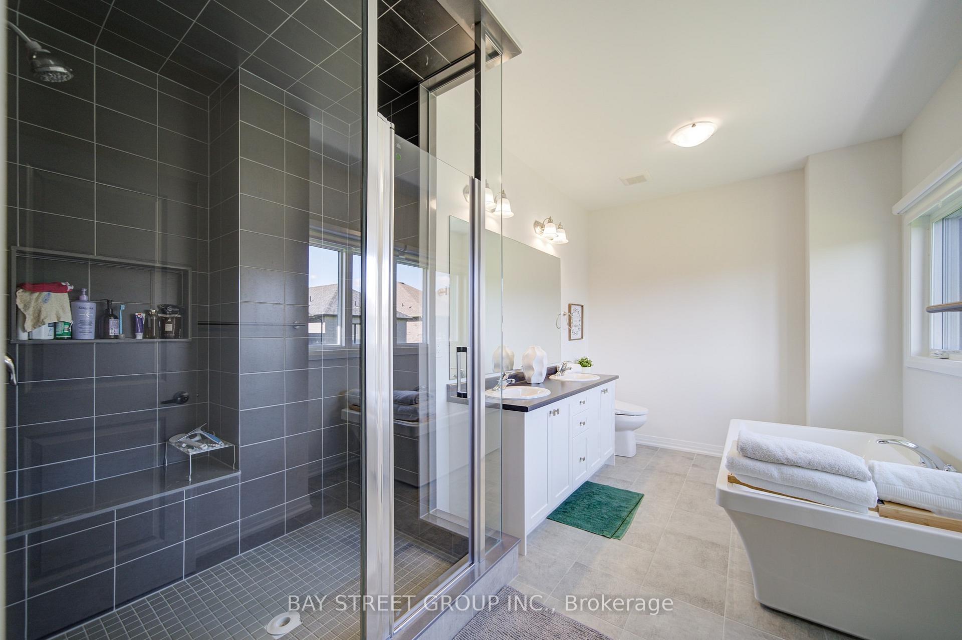 Photo 71 of 427 Coronation Road, Whitby, Rural Whitby — HOMEH