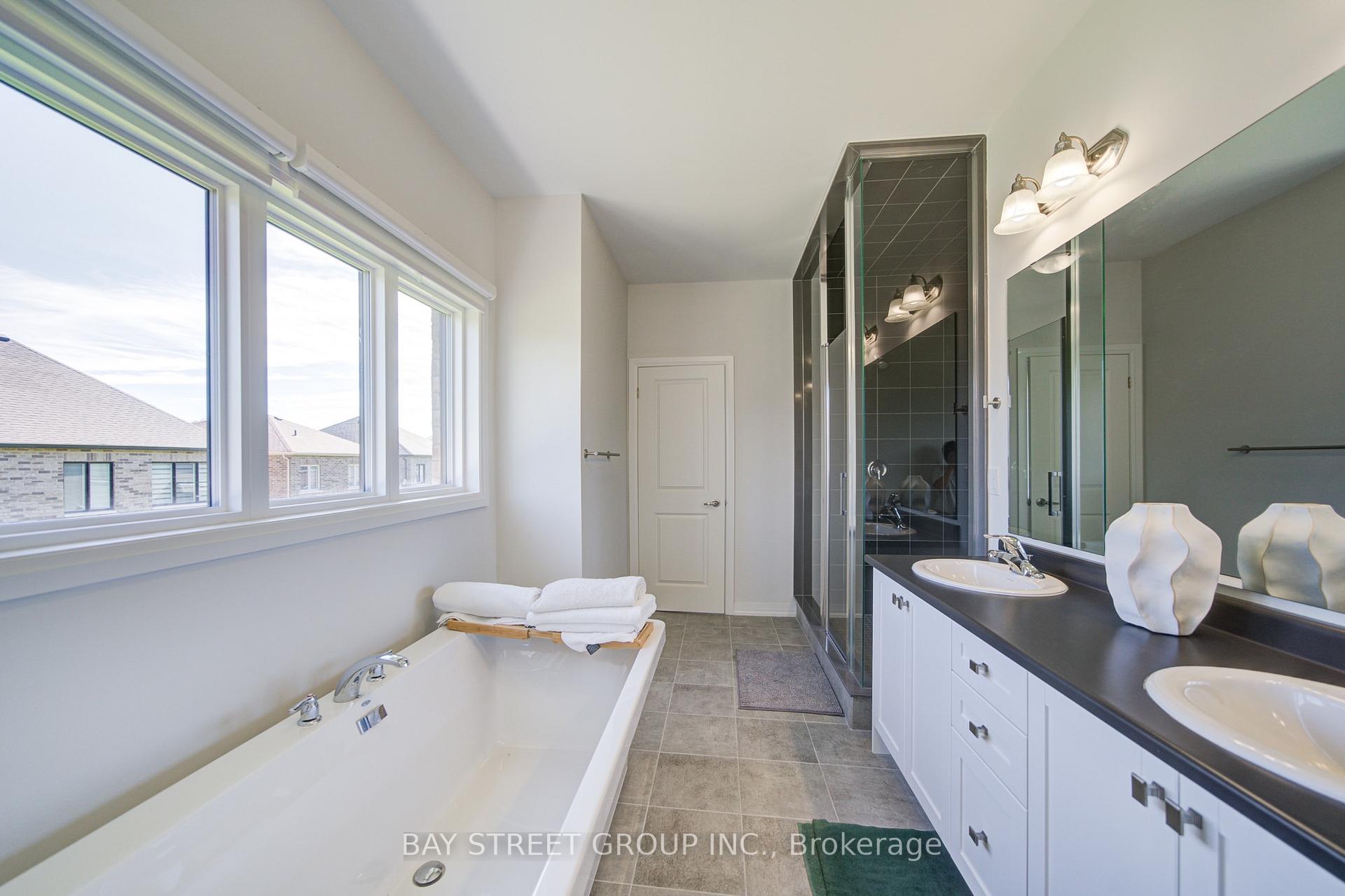 Photo 78 of 427 Coronation Road, Whitby, Rural Whitby — HOMEH