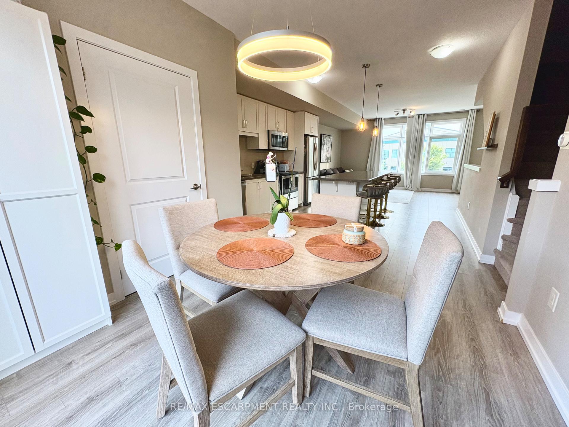 Photo 4 of 69 Esplanade Lane, Grimsby, Grimsby Beach — HOMEH
