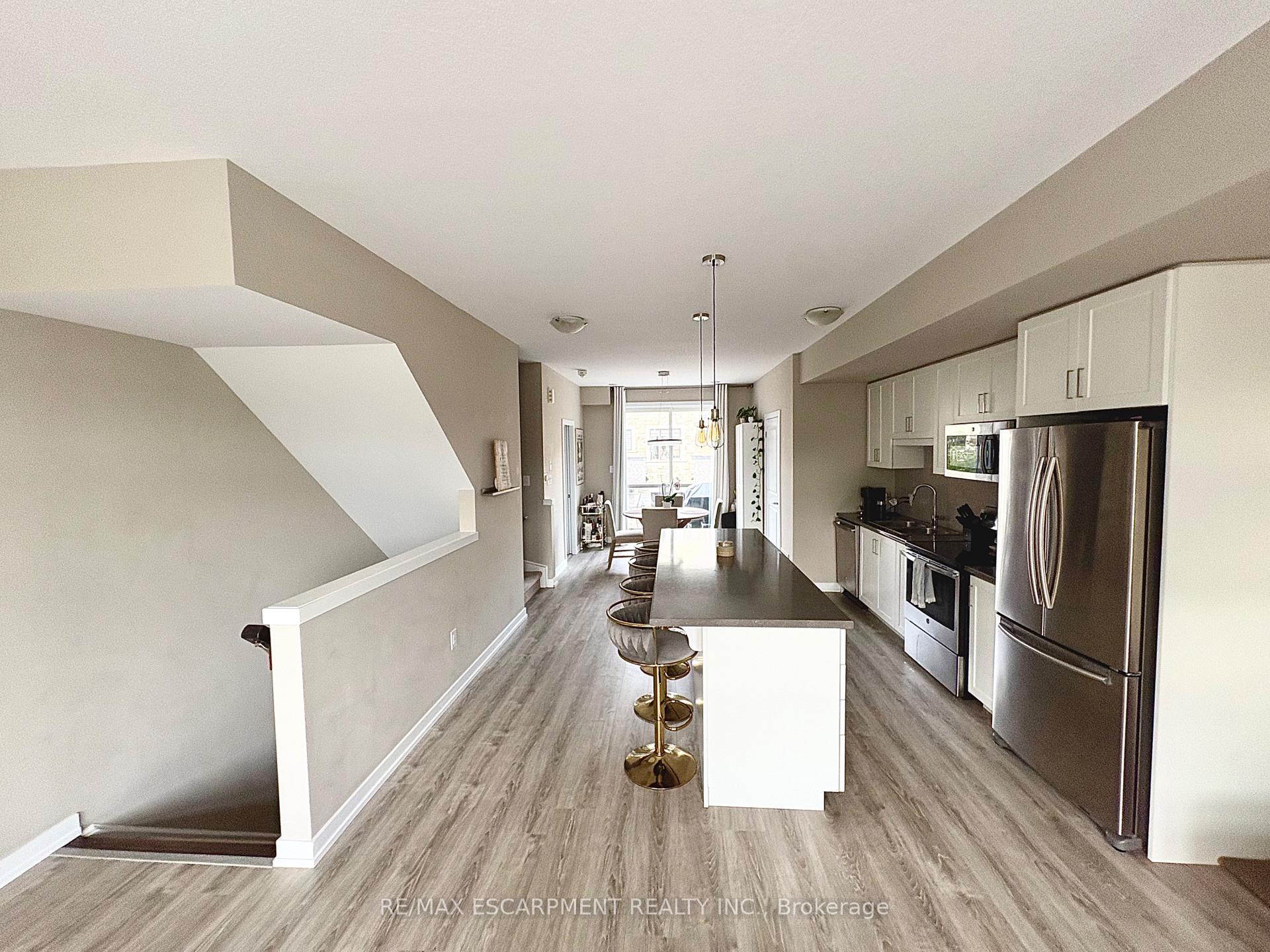 Photo 8 of 69 Esplanade Lane, Grimsby, Grimsby Beach — HOMEH