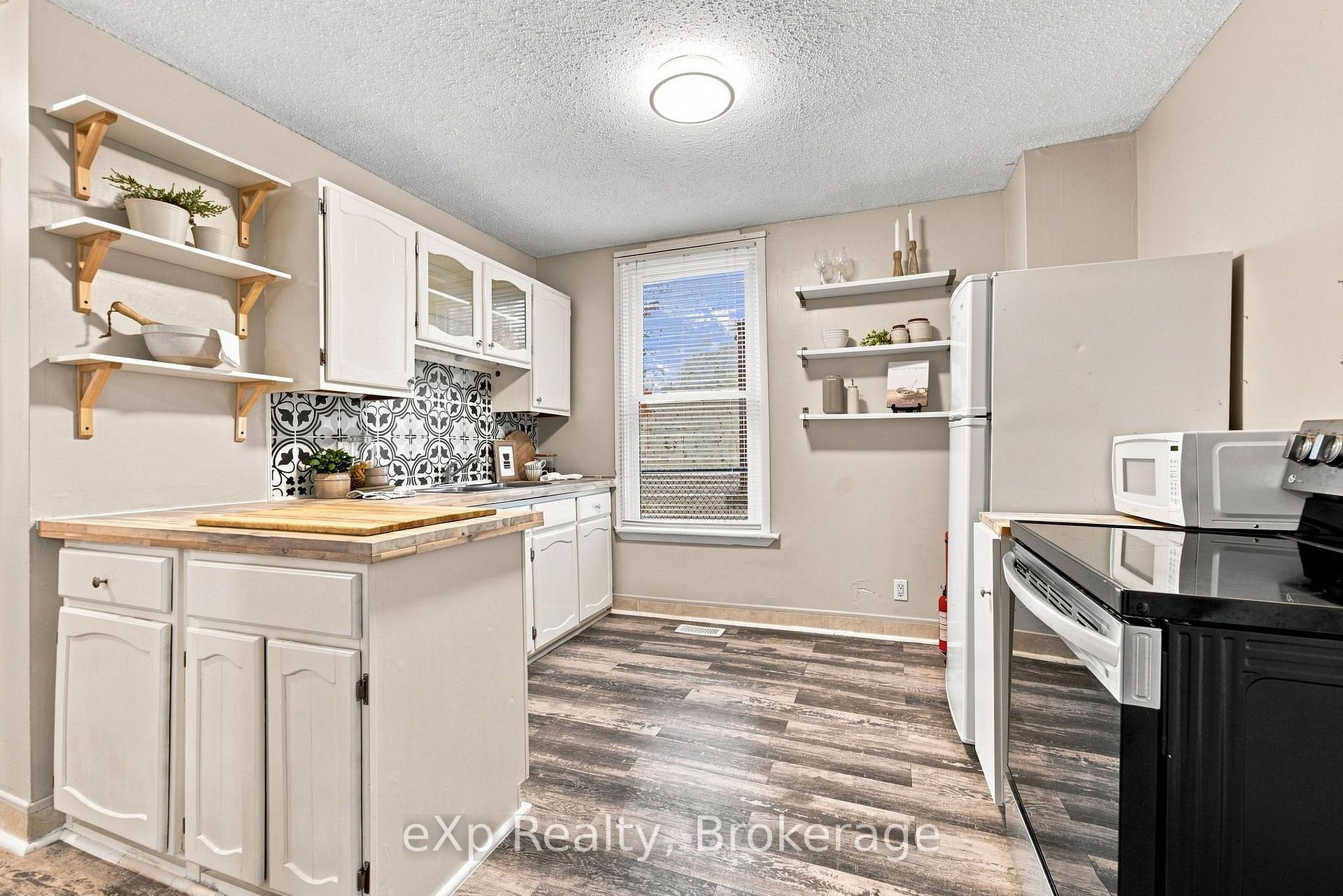 Photo 9 of 463 Division Street, Cobourg — HOMEH