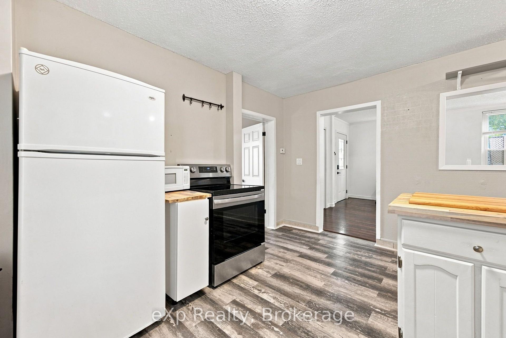 Photo 10 of 463 Division Street, Cobourg — HOMEH