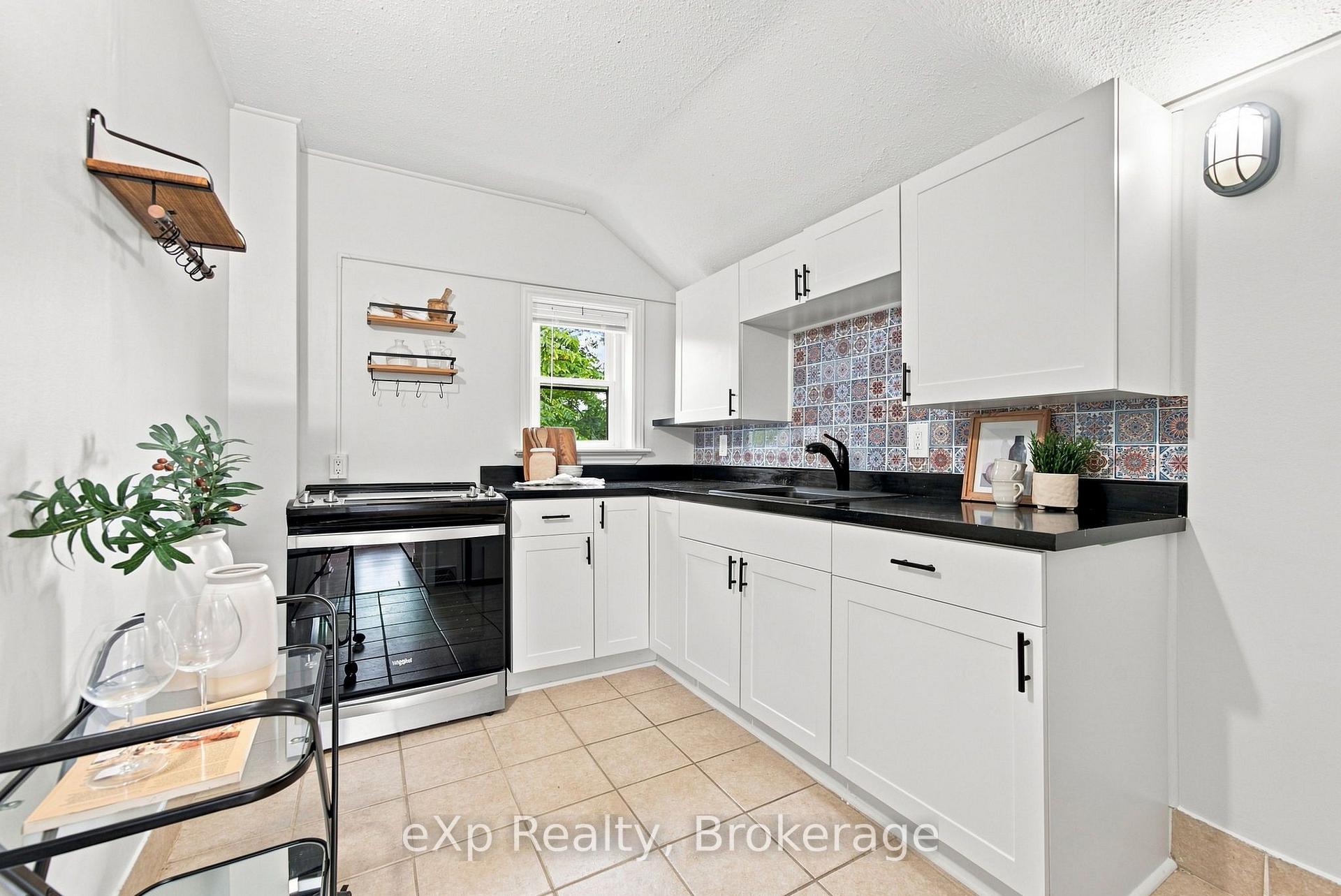 Photo 21 of 463 Division Street, Cobourg — HOMEH