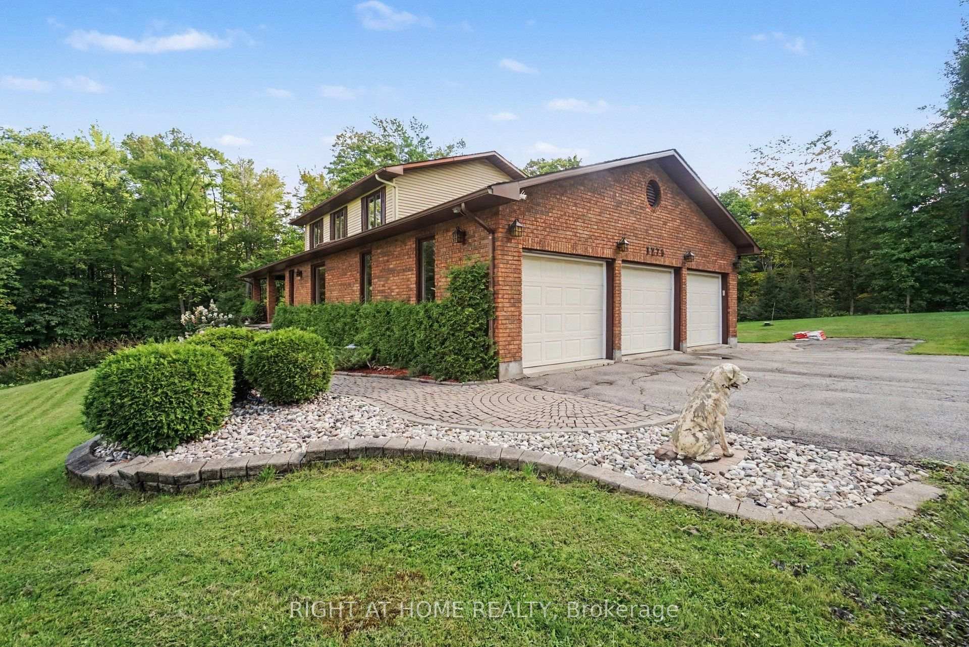 Photo 3 of 1275 Byrnes Terrace, Ottawa, Cumberland Estates — HOMEH