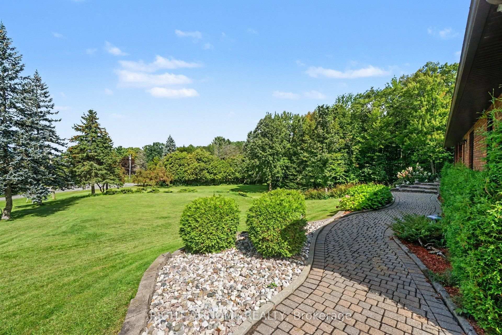 Photo 4 of 1275 Byrnes Terrace, Ottawa, Cumberland Estates — HOMEH