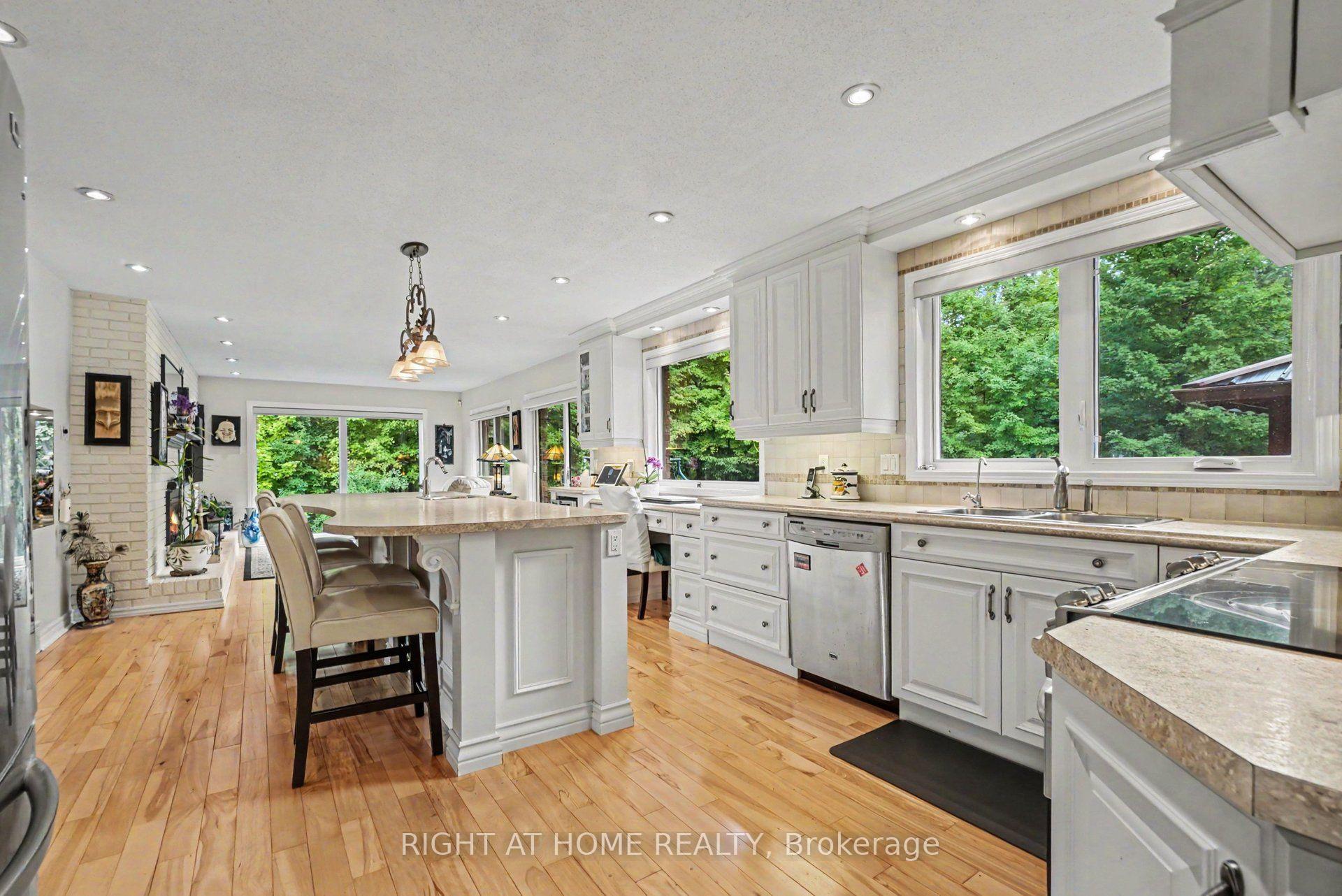 Photo 8 of 1275 Byrnes Terrace, Ottawa, Cumberland Estates — HOMEH