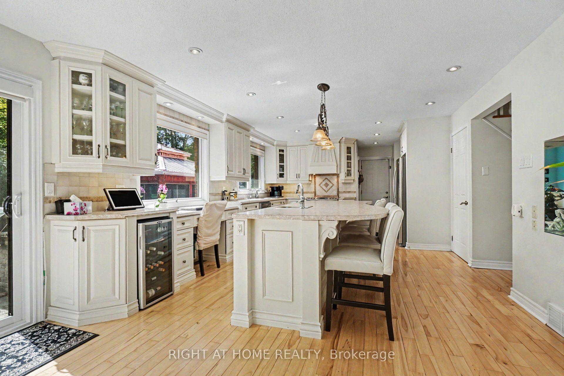 Photo 9 of 1275 Byrnes Terrace, Ottawa, Cumberland Estates — HOMEH