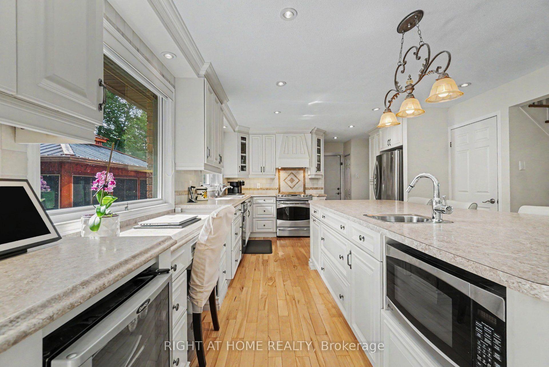Photo 10 of 1275 Byrnes Terrace, Ottawa, Cumberland Estates — HOMEH