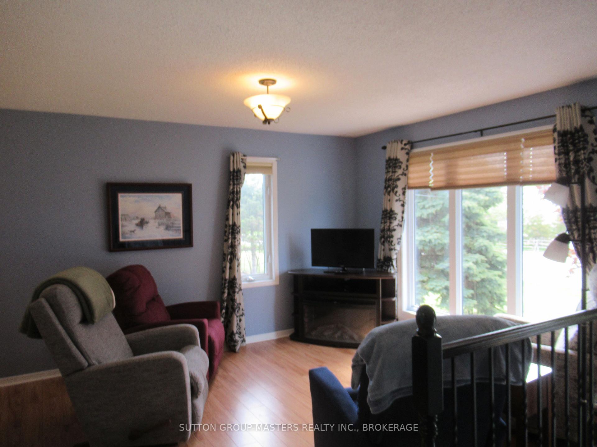 Photo 3 of 4571 Bath Road, Loyalist, Amherstview — HOMEH