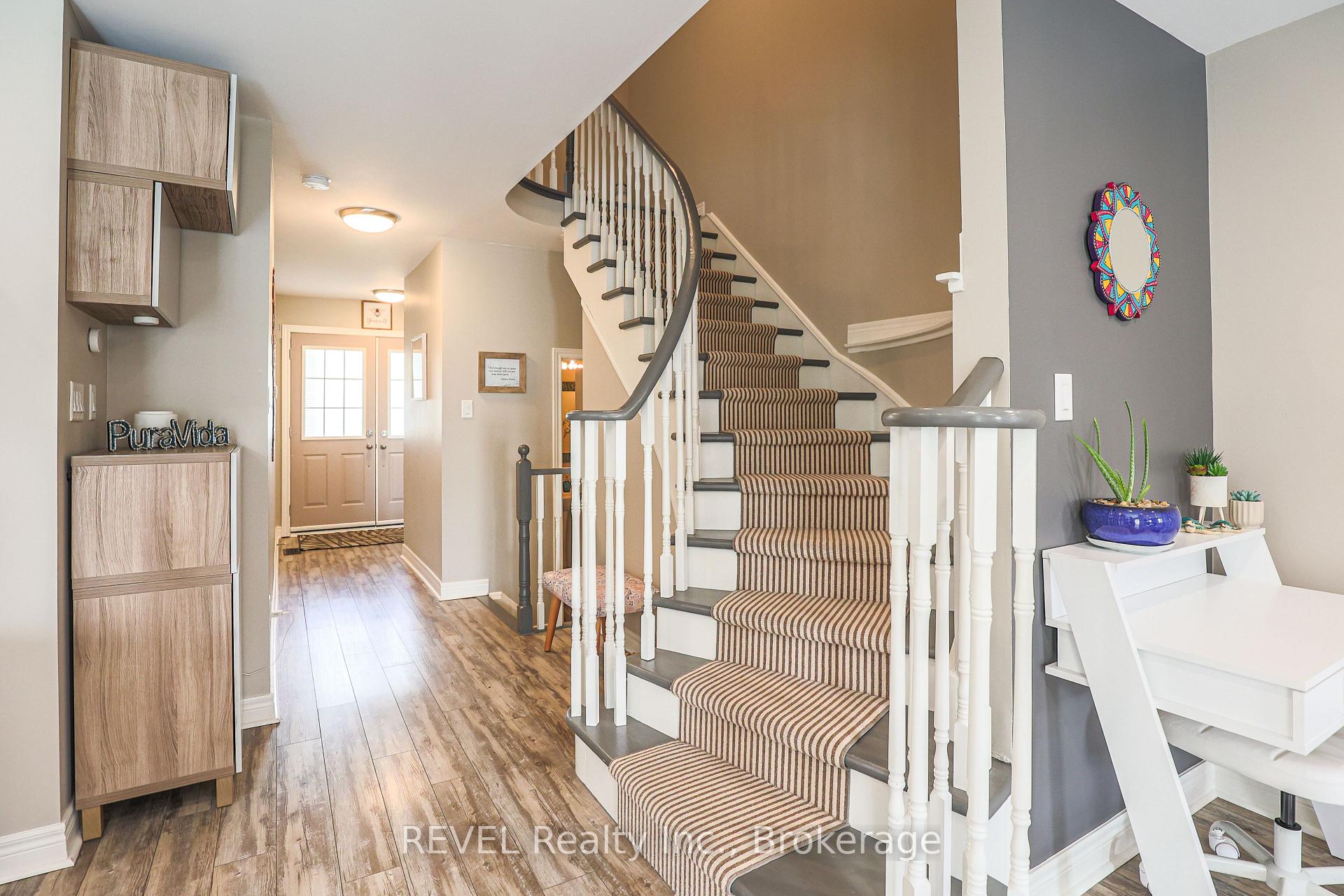 Photo 4 of 12 Colonel Lyall Street, St. Catharines, Secord Woods — HOMEH