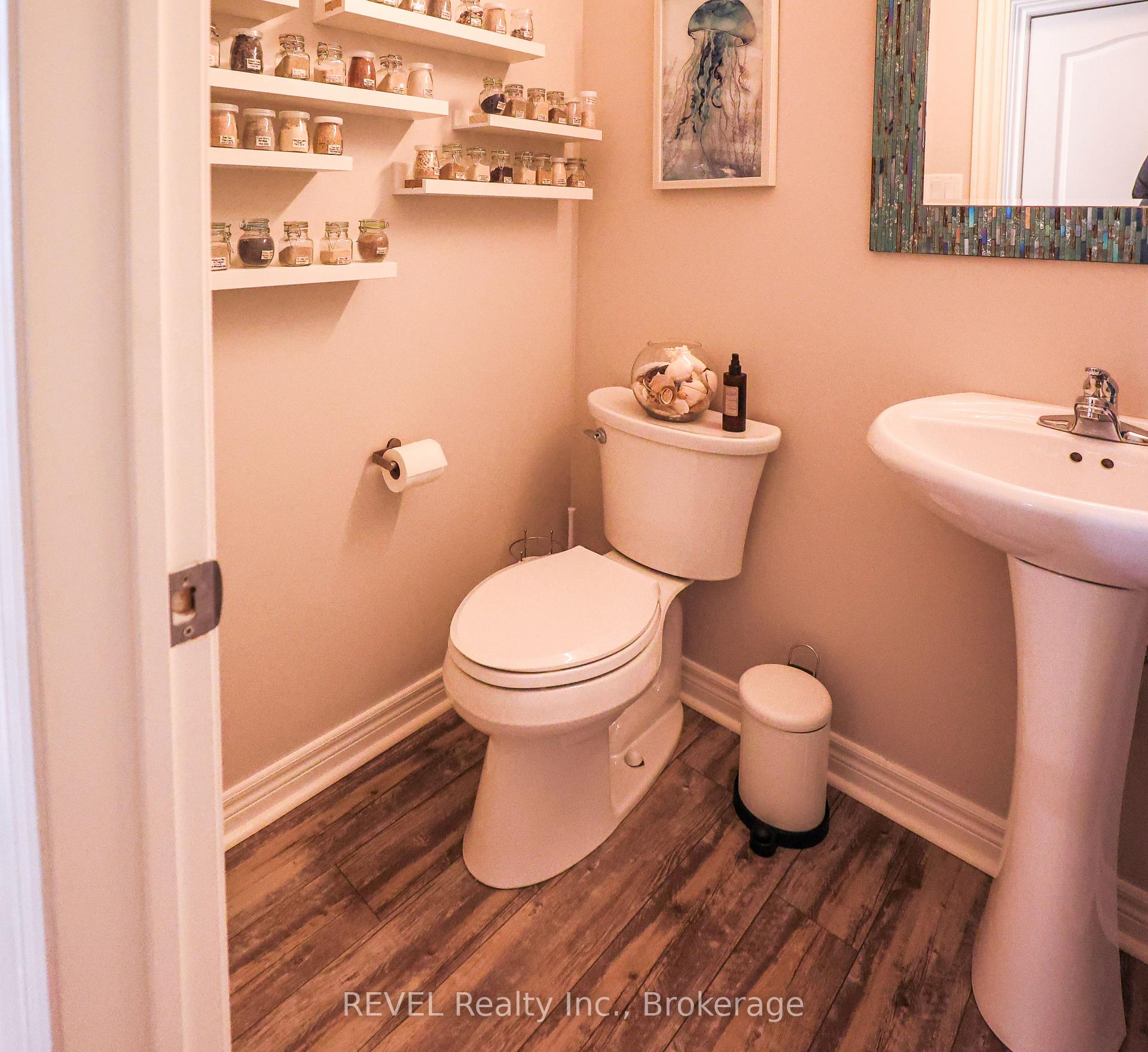 Photo 6 of 12 Colonel Lyall Street, St. Catharines, Secord Woods — HOMEH