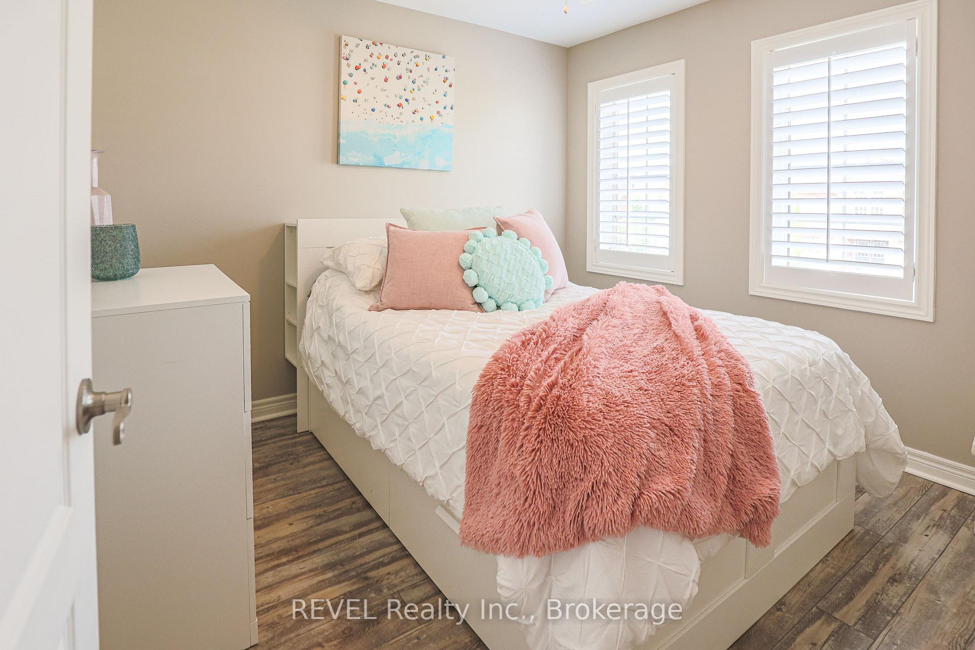Photo 12 of 12 Colonel Lyall Street, St. Catharines, Secord Woods — HOMEH