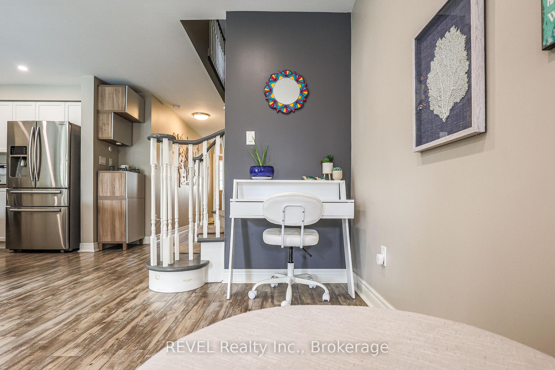 Photo 17 of 12 Colonel Lyall Street, St. Catharines, Secord Woods — HOMEH