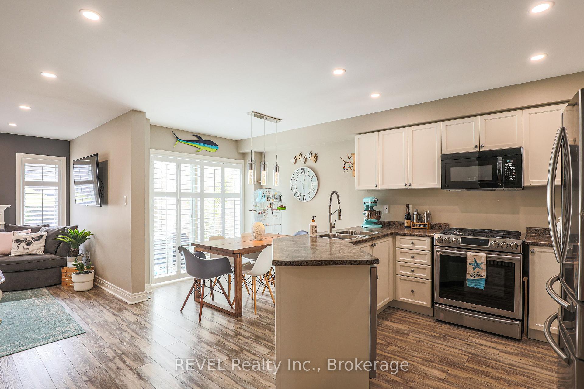 Photo 20 of 12 Colonel Lyall Street, St. Catharines, Secord Woods — HOMEH