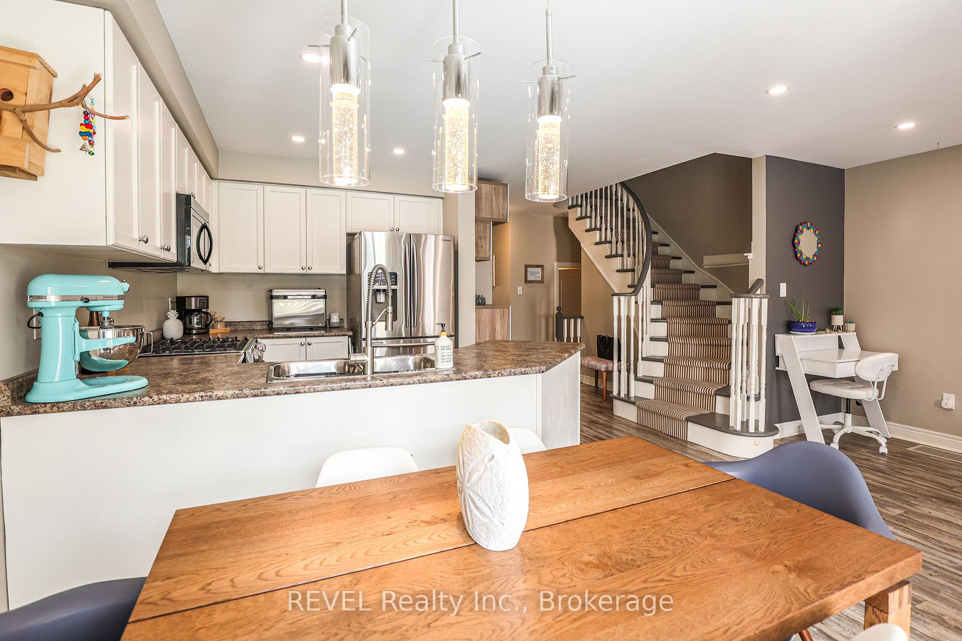 Photo 21 of 12 Colonel Lyall Street, St. Catharines, Secord Woods — HOMEH