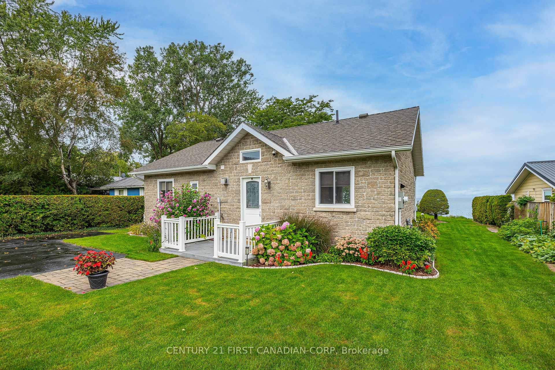 Photo 2 of 71871 Sunview Avenue, Bluewater, Hay — HOMEH
