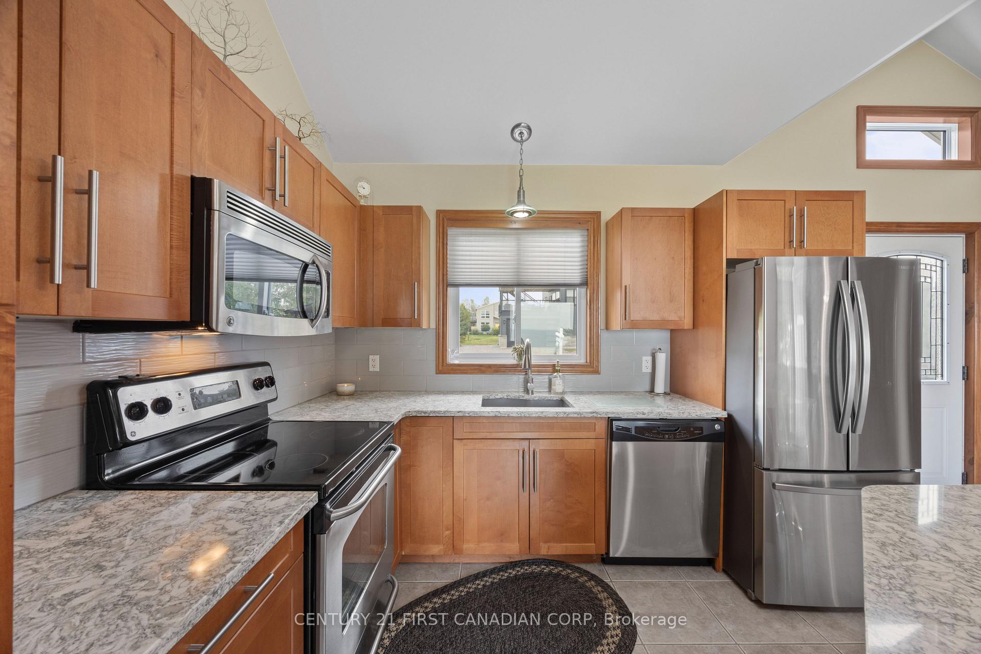 Photo 10 of 71871 Sunview Avenue, Bluewater, Hay — HOMEH