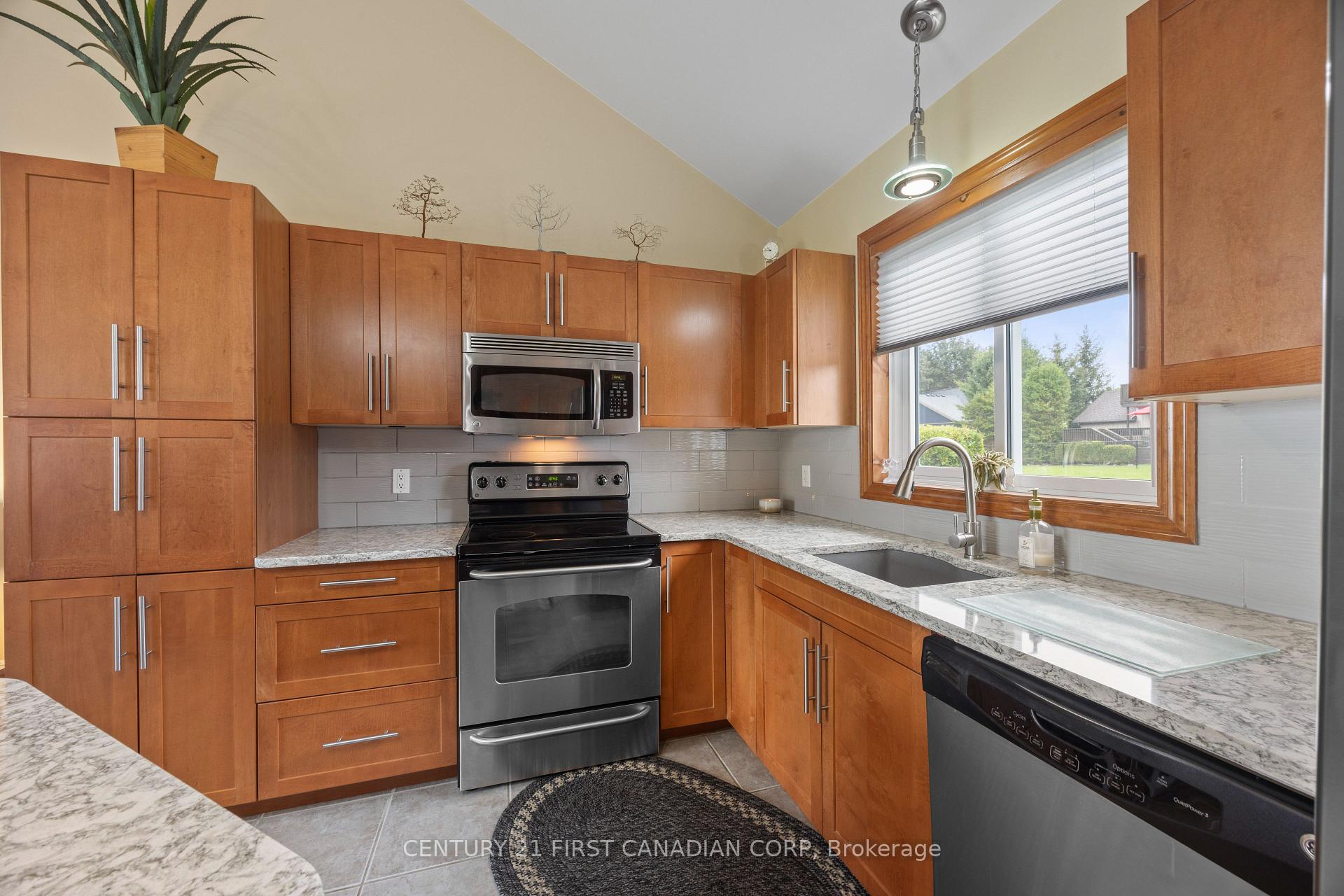 Photo 11 of 71871 Sunview Avenue, Bluewater, Hay — HOMEH