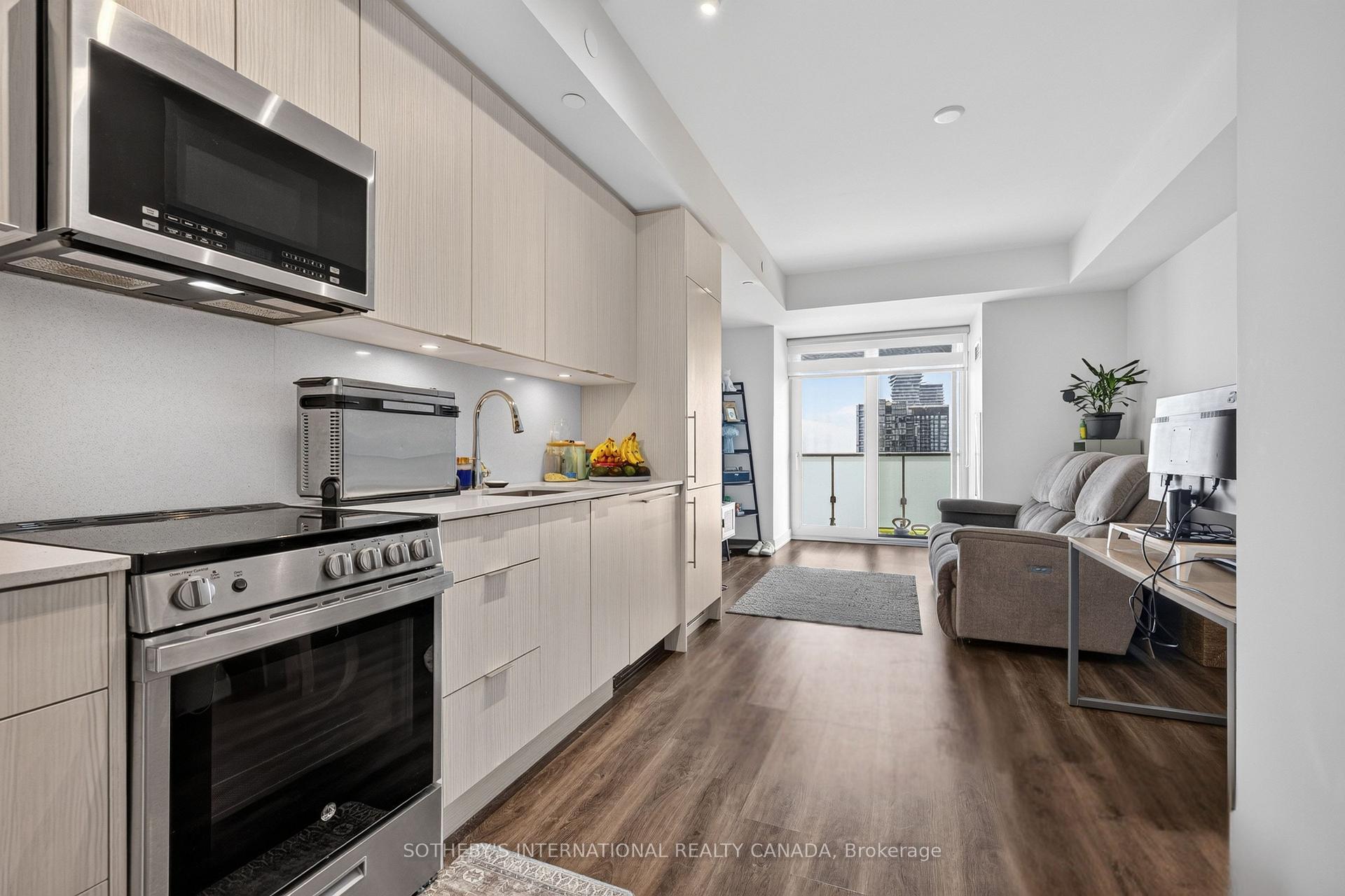 Photo 7 of Unit 3905, 430 Square One Drive, Mississauga, City Centre — HOMEH