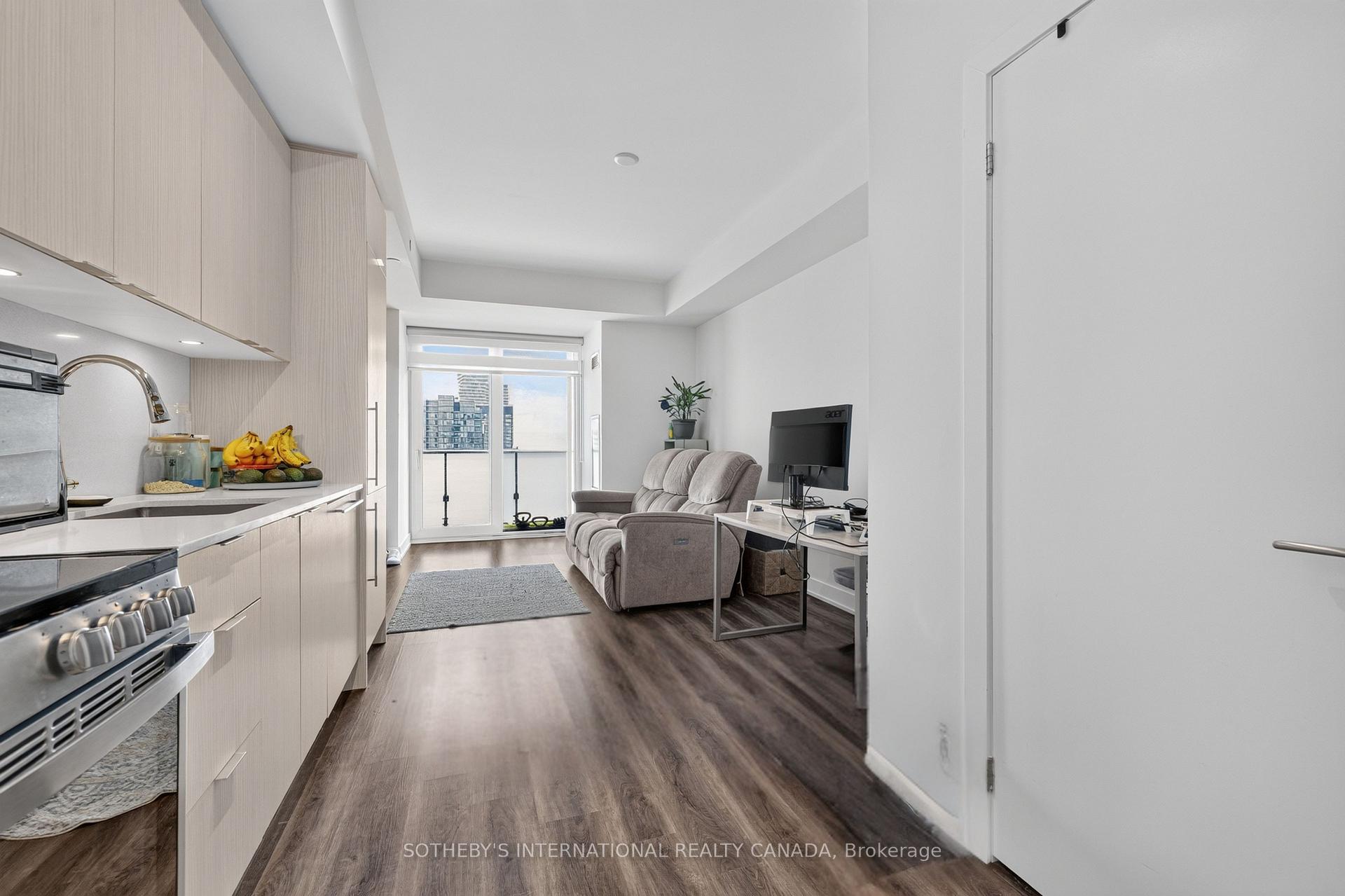 Photo 8 of Unit 3905, 430 Square One Drive, Mississauga, City Centre — HOMEH
