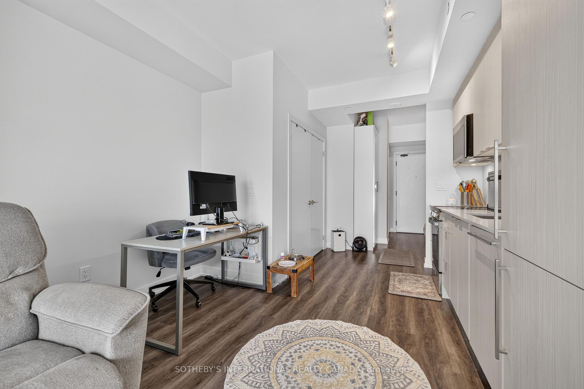 Photo 11 of Unit 3905, 430 Square One Drive, Mississauga, City Centre — HOMEH