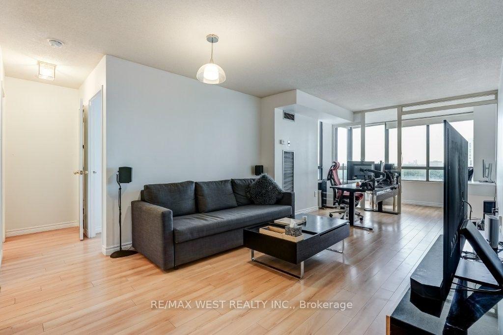 Photo 4 of Unit 1103, 117 Gerrard Street E, Toronto, Church-Yonge Corridor — HOMEH