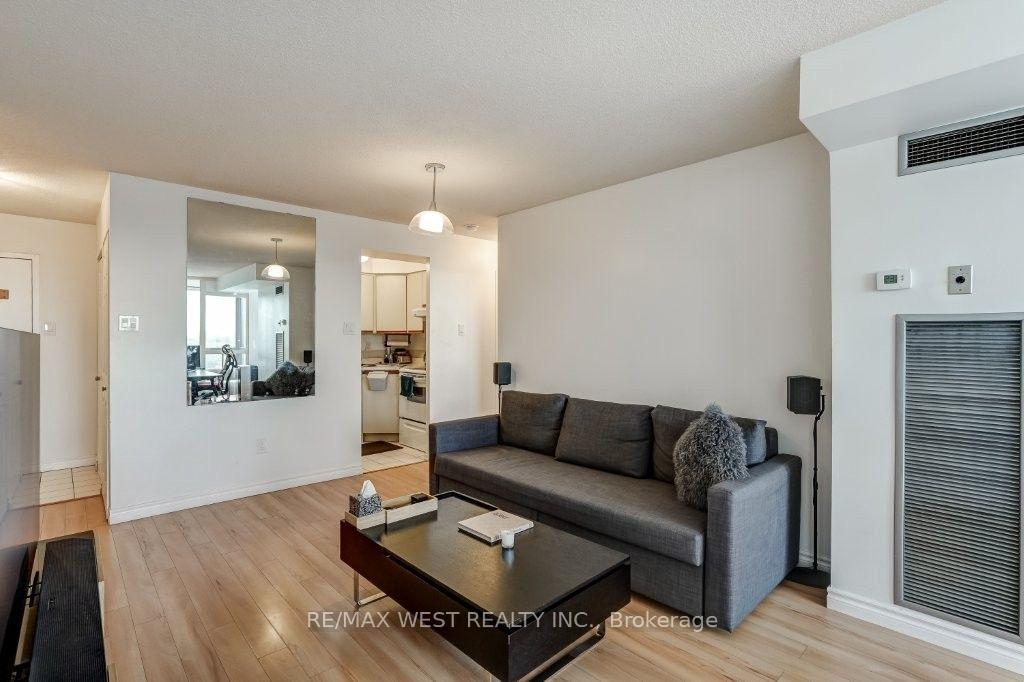 Photo 6 of Unit 1103, 117 Gerrard Street E, Toronto, Church-Yonge Corridor — HOMEH
