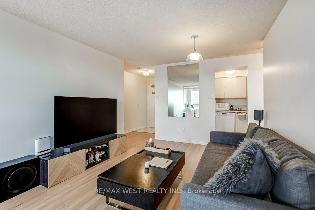 Photo 7 of Unit 1103, 117 Gerrard Street E, Toronto, Church-Yonge Corridor — HOMEH