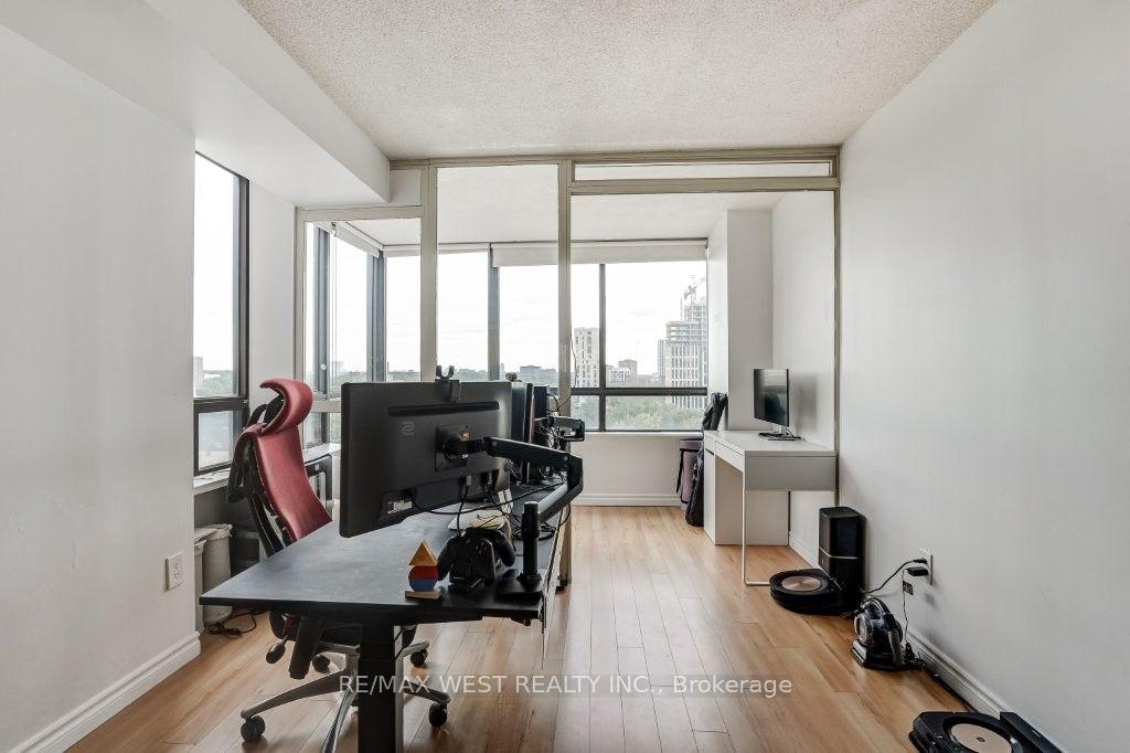 Photo 8 of Unit 1103, 117 Gerrard Street E, Toronto, Church-Yonge Corridor — HOMEH