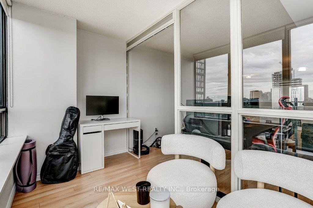 Photo 10 of Unit 1103, 117 Gerrard Street E, Toronto, Church-Yonge Corridor — HOMEH